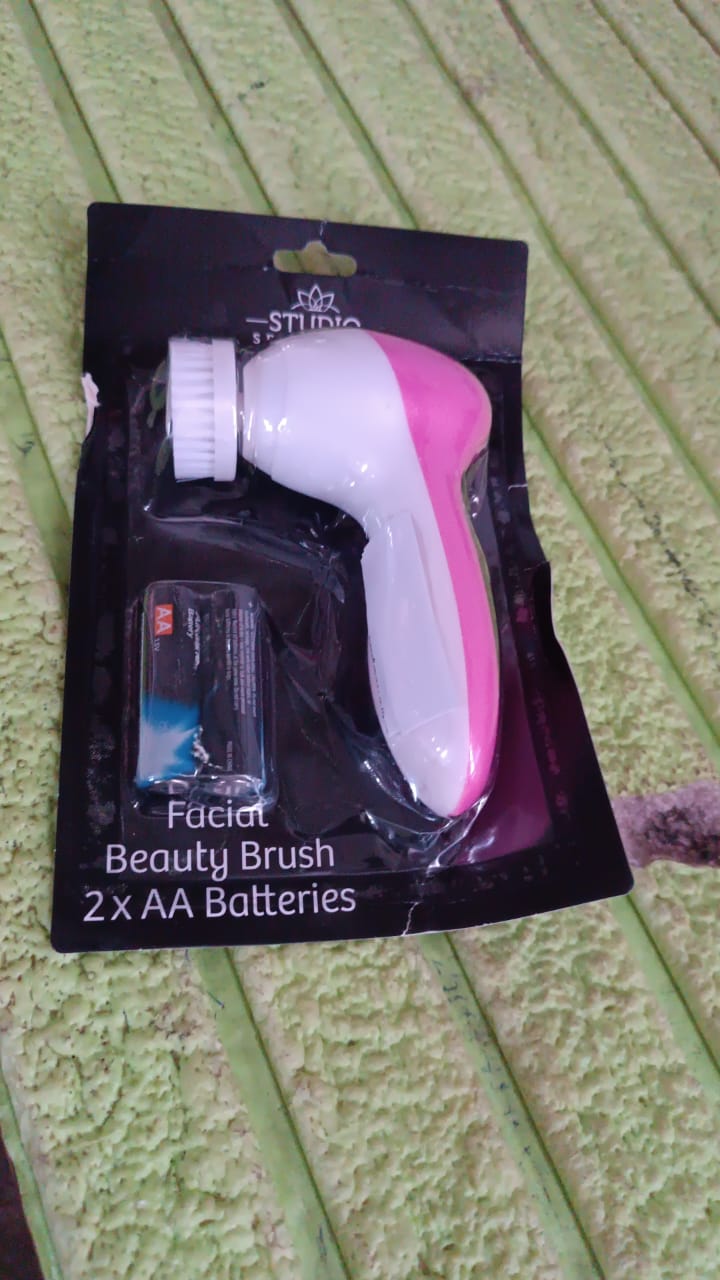 Facial Beauty Brush Face Massager (1 Pc With 2 Aa Battery Included) - Essentials