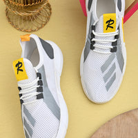 Whie Sneaker shoes - Essentials