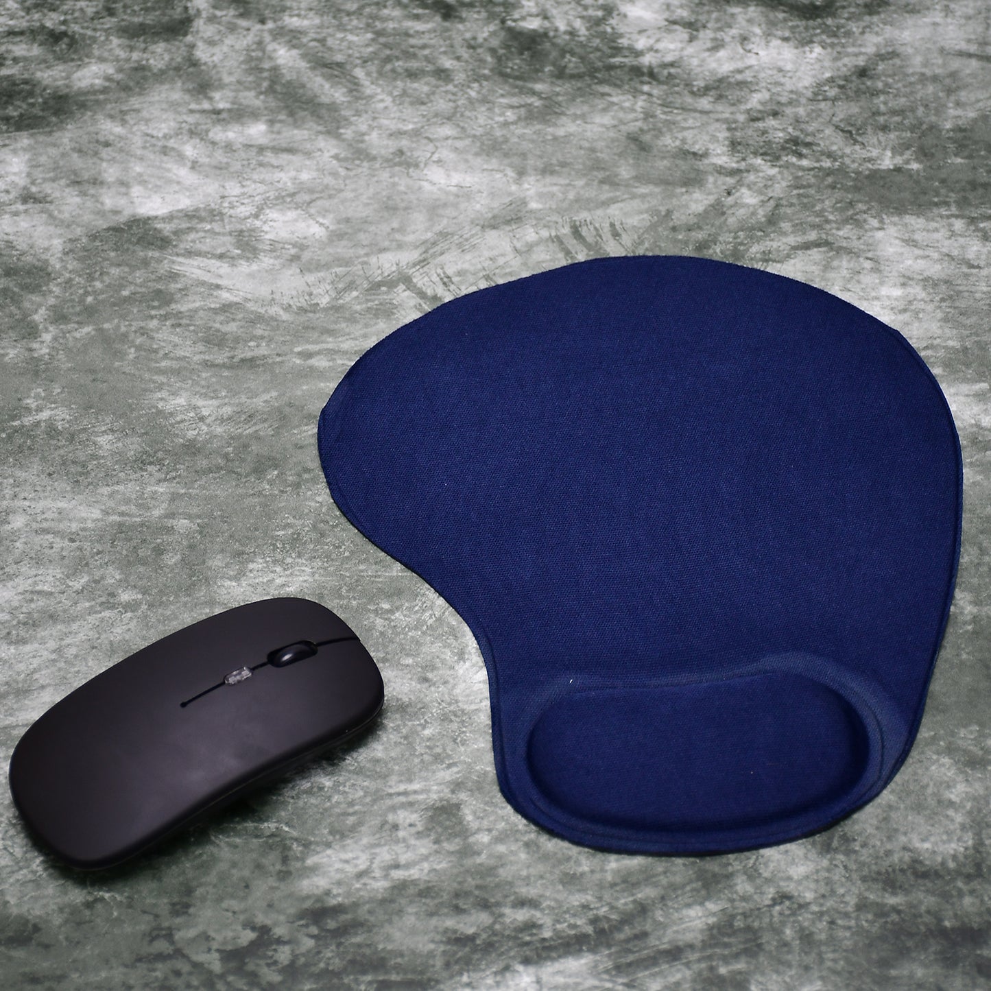 6161a Wrist S Mouse Pad Used For Mouse While Using Computer. - Essentials